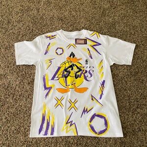 Los Angeles Lakers NBA  Men's Size Large T-Shirt. Go Lakers!! Let’s Go Champs.